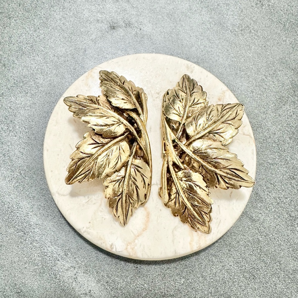 Vintage Circa 1930’s 1940’s Musi Gold Tone Four Leaf Leaves Design Shoe Clip